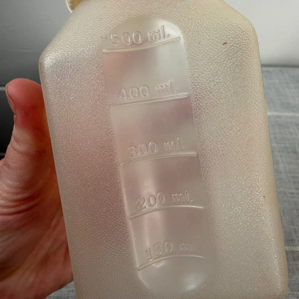 Vintage Rubbermaid Bottom Servin Saver 1 Pint New Leak Proof NEW NOS